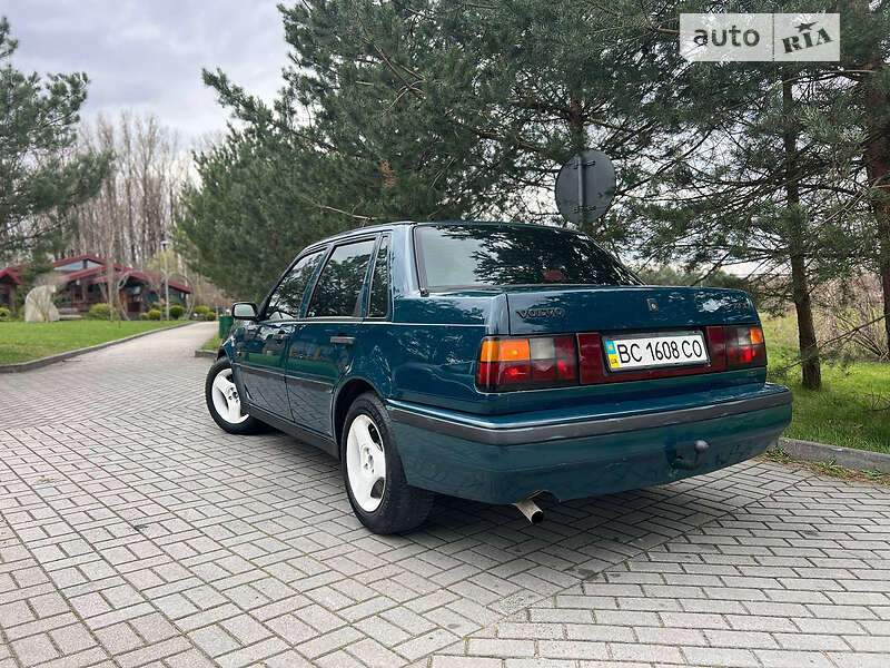 Седан Volvo 460 1996 в Дрогобичі