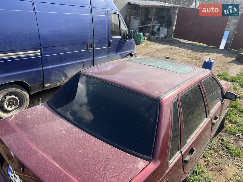 Седан Volvo 460 1995 в Николаеве