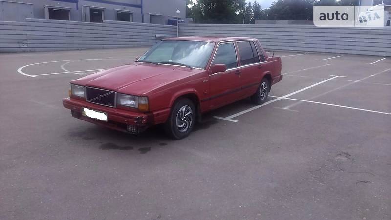 Седан Volvo 740 1988 в Ровно