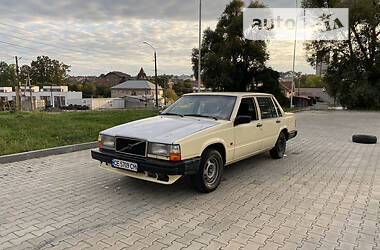 Седан Volvo 740 1986 в Черновцах