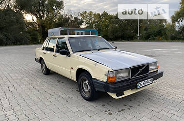 Седан Volvo 740 1986 в Чернівцях