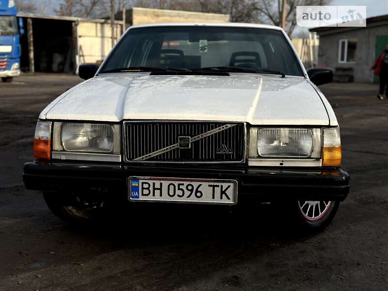 Седан Volvo 740 1985 в Білгороді-Дністровському