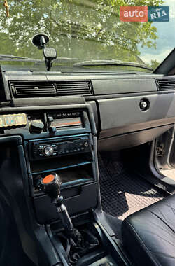 Седан Volvo 740 1989 в 