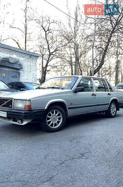 Седан Volvo 740 1987 в Киеве