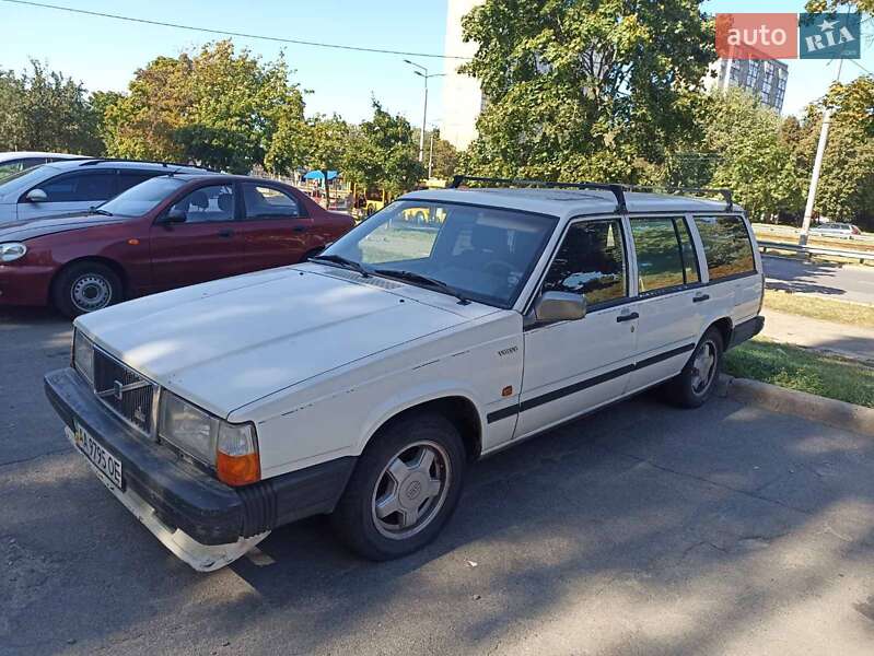 Универсал Volvo 740 1985 в Киеве