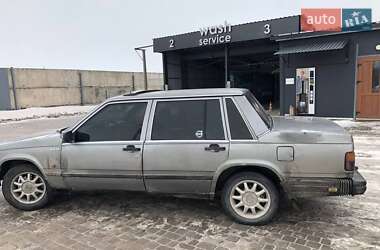 Седан Volvo 740 1984 в Теофиполе