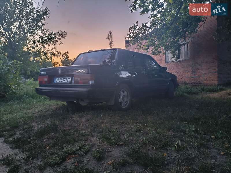 Седан Volvo 744 1990 в Зенькове