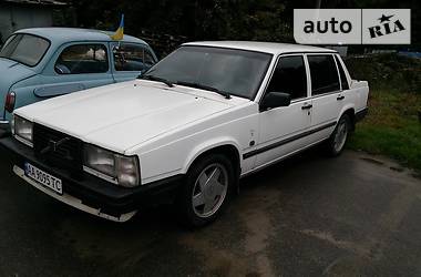 Седан Volvo 760 1985 в Киеве