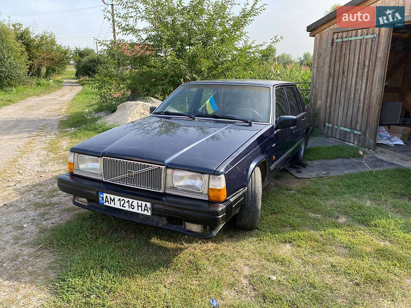 Седан Volvo 760 1984 в 