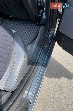 Седан Volvo 850 1992 в 