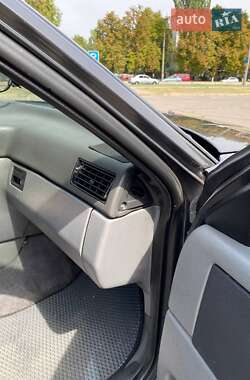 Седан Volvo 850 1992 в 