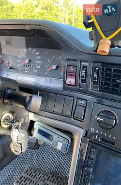 Седан Volvo 850 1992 в 
