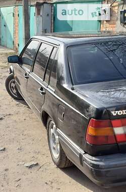Седан Volvo 940 1991 в Умані