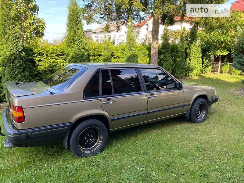 Седан Volvo 940 1991 в Львові