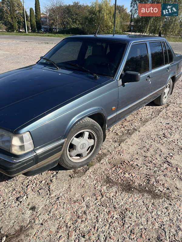 Седан Volvo 940 1993 в Копычинце