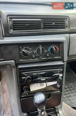 Седан Volvo 940 1994 в 