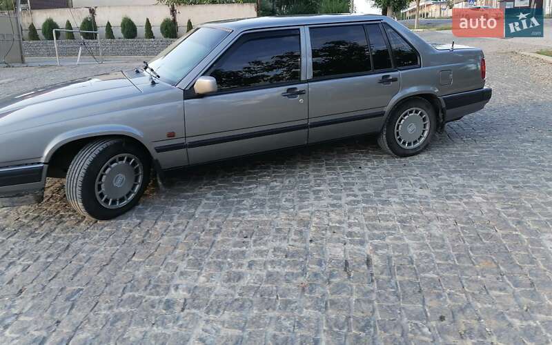 Седан Volvo 940 1993 в Кельменцах