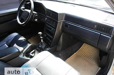 Седан Volvo 960 1991 в 