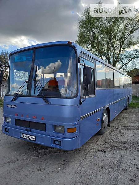 Приміський автобус Volvo B8R 1987 в Києві