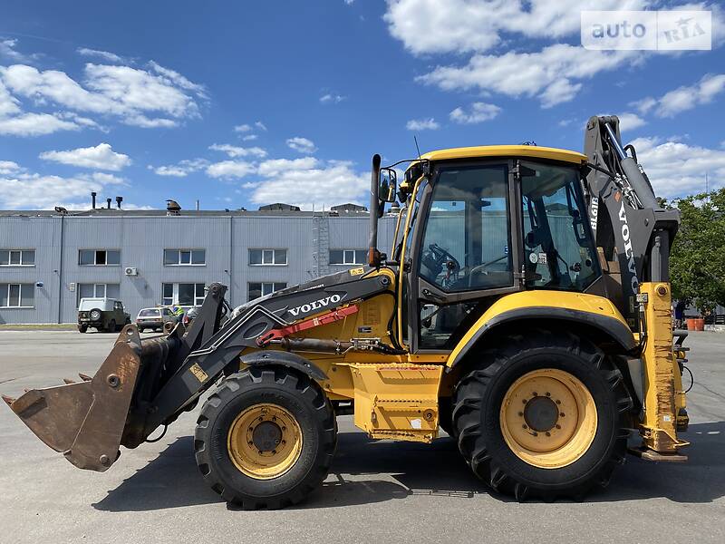 Экскаватор погрузчик Volvo BL 71 2011 в Киеве