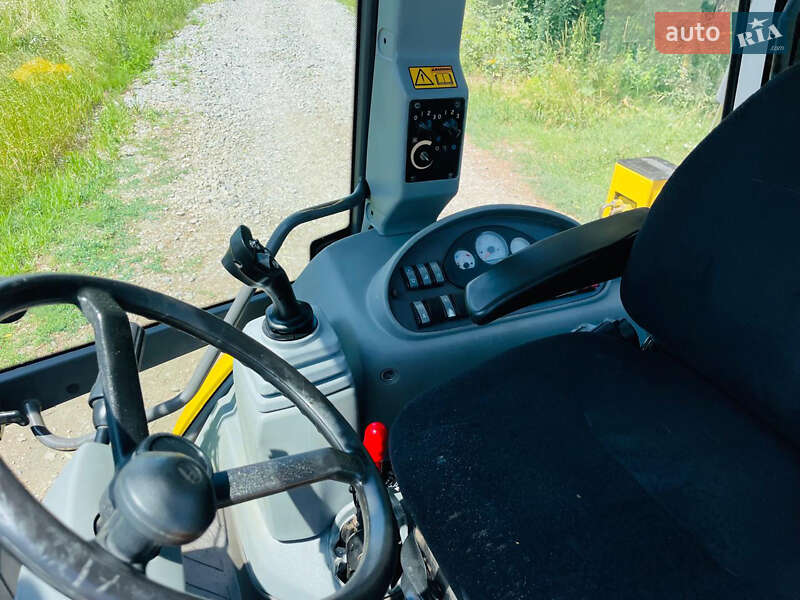 Екскаватор навантажувач Volvo BL 71 2008 в Чернівцях