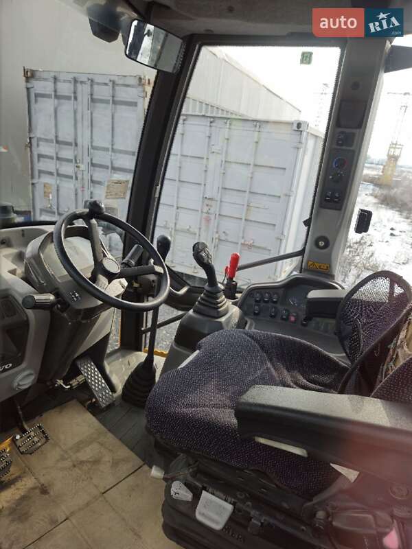 Экскаватор погрузчик Volvo BL 71 2012 в Горишних Плавнях