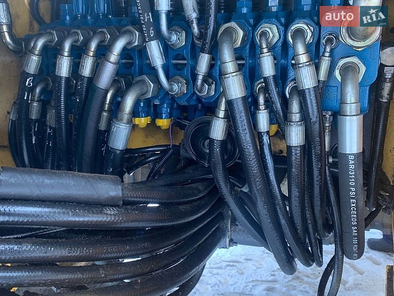 Экскаватор погрузчик Volvo BL 71 2004 в Ивано-Франковске