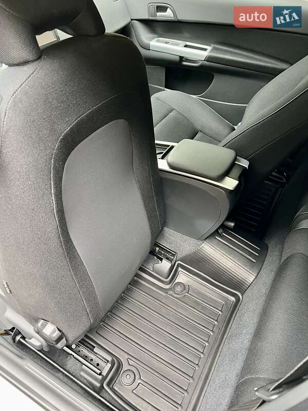 Хэтчбек Volvo C30 2011 в Тернополе