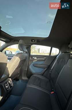 Внедорожник / Кроссовер Volvo C40 Recharge 2022 в 
