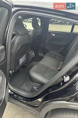 Внедорожник / Кроссовер Volvo C40 Recharge 2022 в 