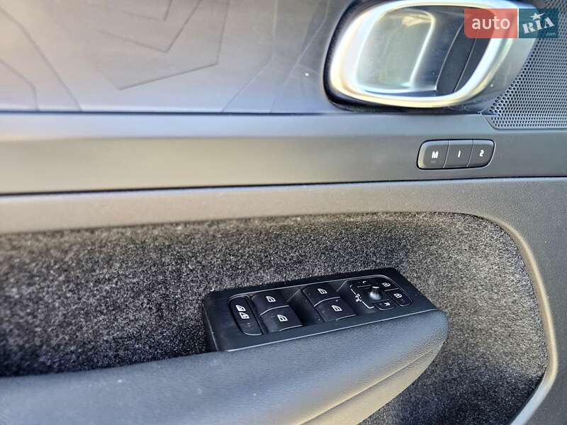 Внедорожник / Кроссовер Volvo C40 Recharge 2023 в Сваляве
