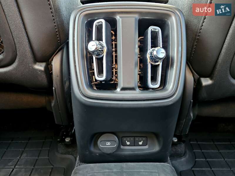 Внедорожник / Кроссовер Volvo C40 Recharge 2023 в Сваляве