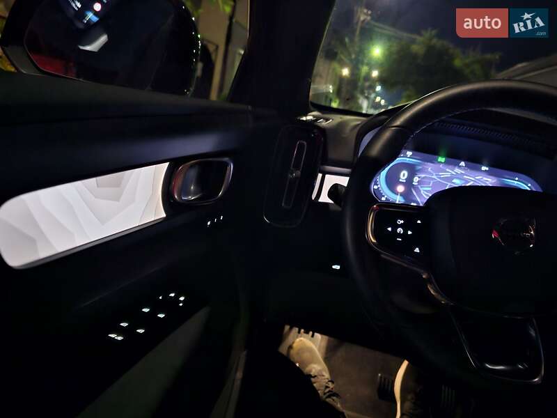 Внедорожник / Кроссовер Volvo C40 Recharge 2023 в Сваляве