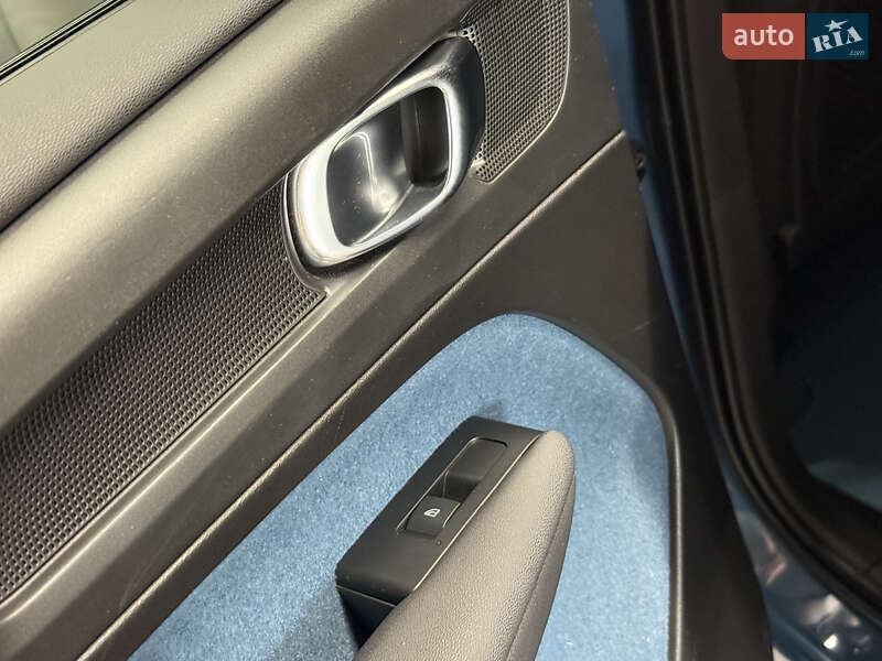 Позашляховик / Кросовер Volvo C40 Recharge 2022 в Володимирі