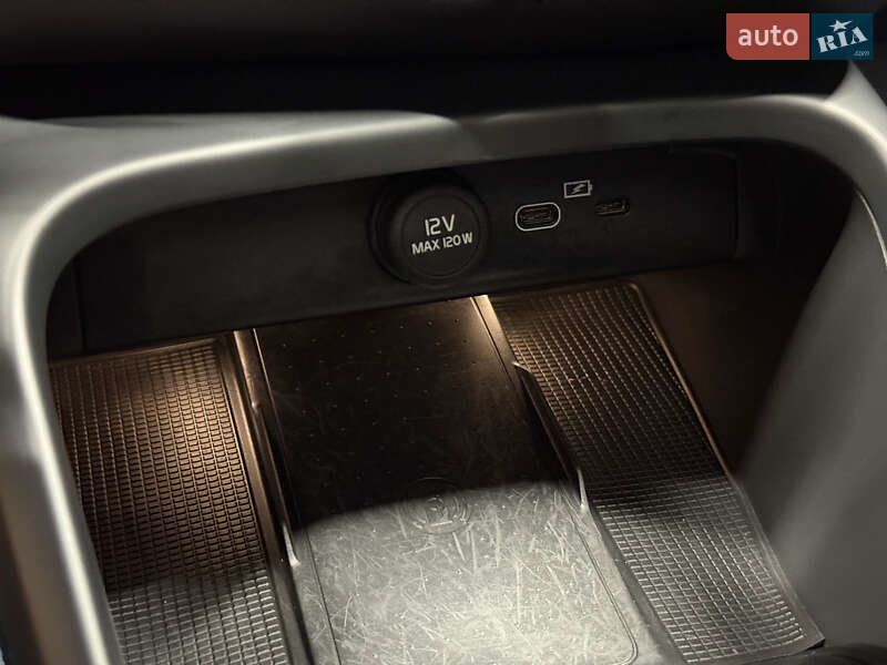 Позашляховик / Кросовер Volvo C40 Recharge 2022 в Володимирі