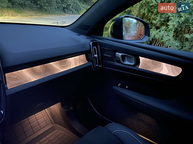 Внедорожник / Кроссовер Volvo C40 Recharge 2023 в Ивано-Франковске