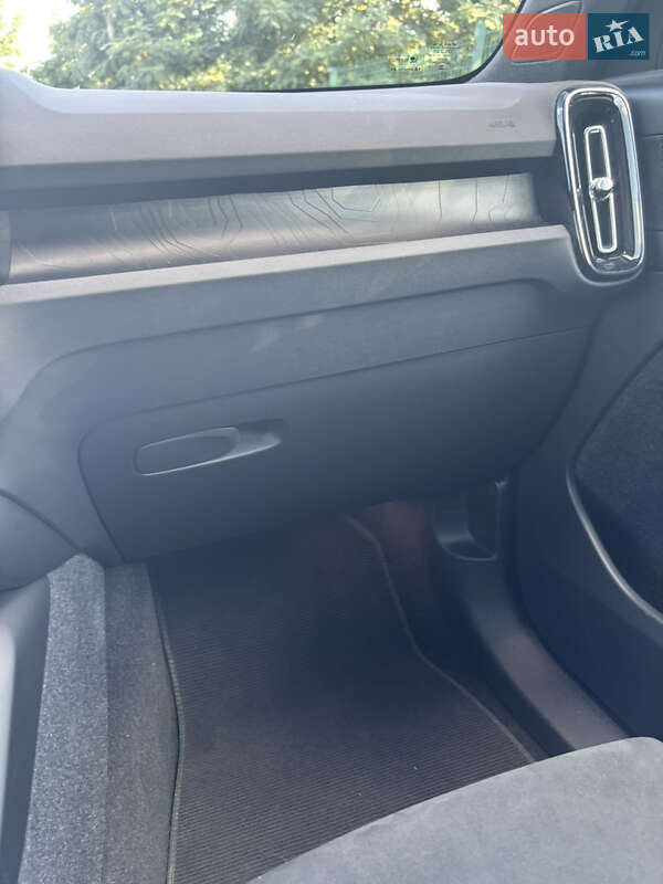 Внедорожник / Кроссовер Volvo C40 Recharge 2022 в Киеве
