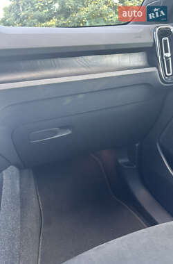 Внедорожник / Кроссовер Volvo C40 Recharge 2022 в 