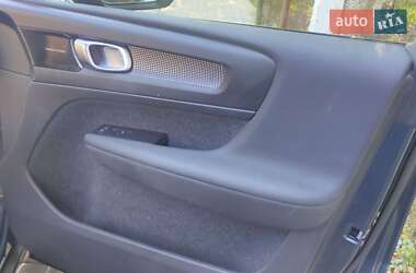 Внедорожник / Кроссовер Volvo C40 Recharge 2021 в 