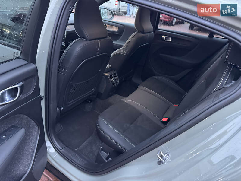 Внедорожник / Кроссовер Volvo C40 Recharge 2023 в Ровно