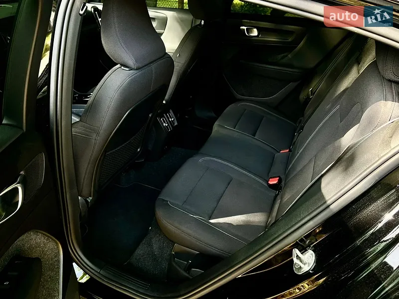 Volvo C40 Recharge 2023 VIN YV1XKEFV8P2061369 фото оголошення 14 з 37