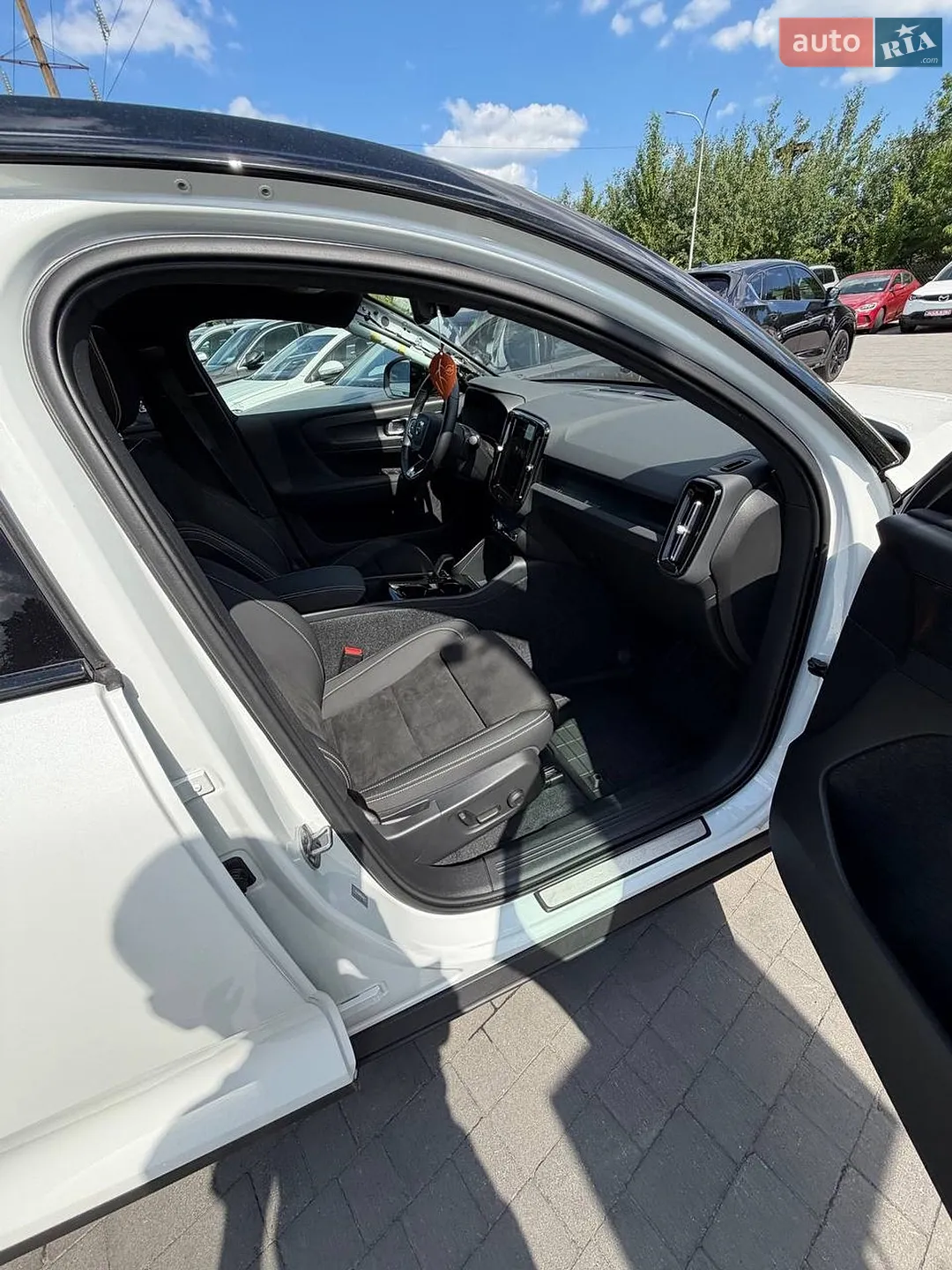 2022 Volvo C40 - мініатюра 32