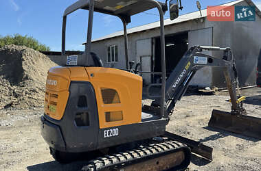 Миниэкскаватор Volvo EC 200D 2016 в 