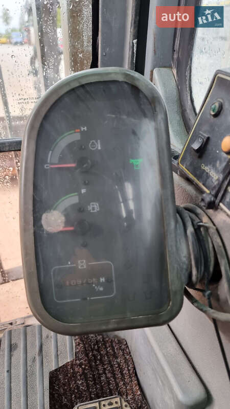 Гусеничный экскаватор Volvo EC 210 2005 в Николаеве