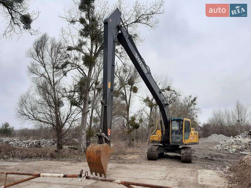 Гусеничний екскаватор Volvo EC 210B LC 2002 в Києві