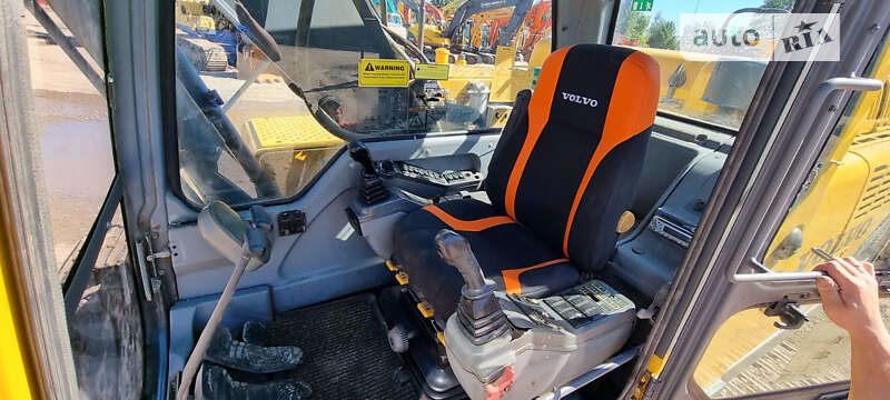 Гусеничный экскаватор Volvo EC 210B LC 2005 в Одессе