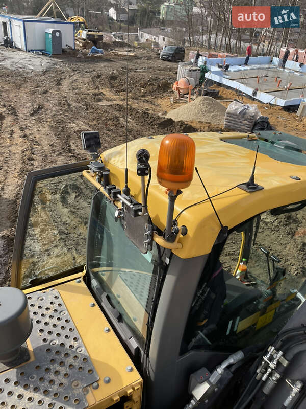 Гусеничный экскаватор Volvo EC 210CL 2011 в Калуше