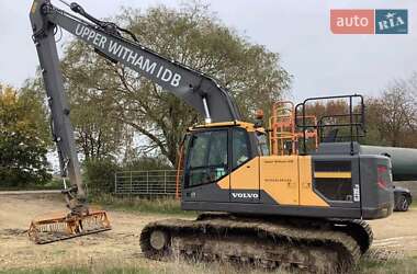 Гусеничний екскаватор Volvo EC 220D 2016 в Києві