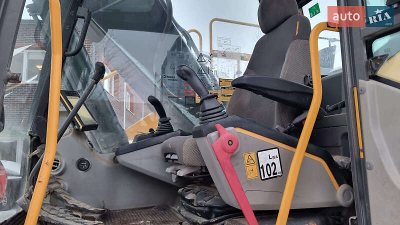 Гусеничний екскаватор Volvo EC 220D 2016 в Одесі