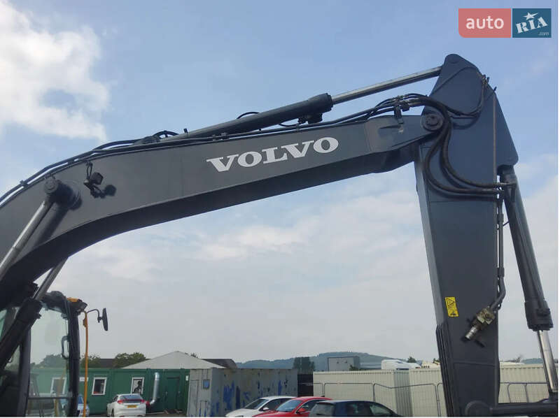 Гусеничний екскаватор Volvo EC 220DL 2014 в Бродах